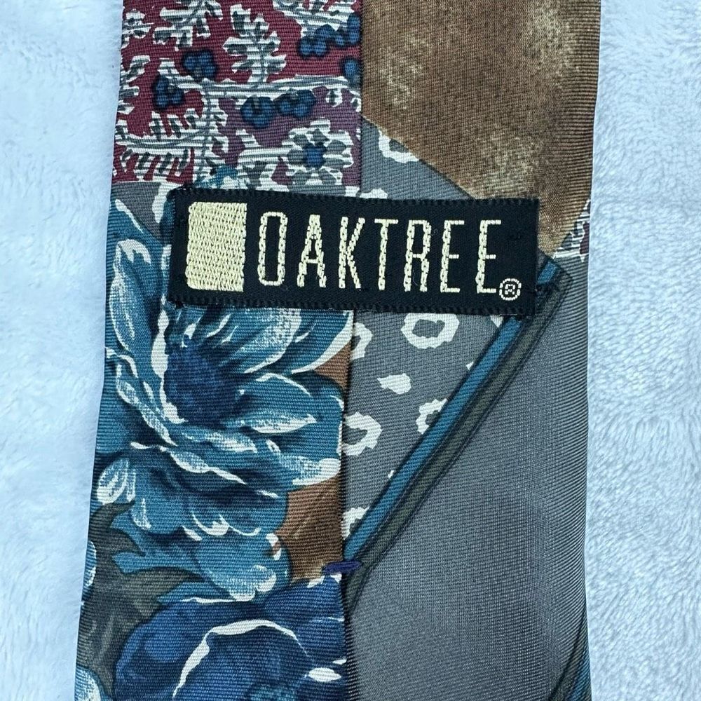 Oak tree Silk Necktie - Picture 3 of 5